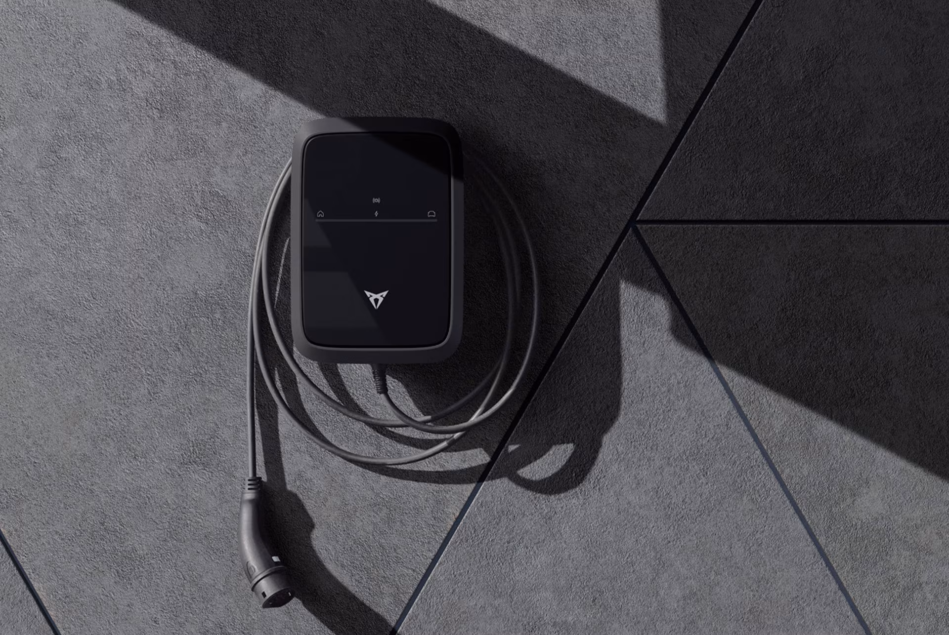 Vue chargeur de la Cupra Leon Sportstourer hybride rechargeable