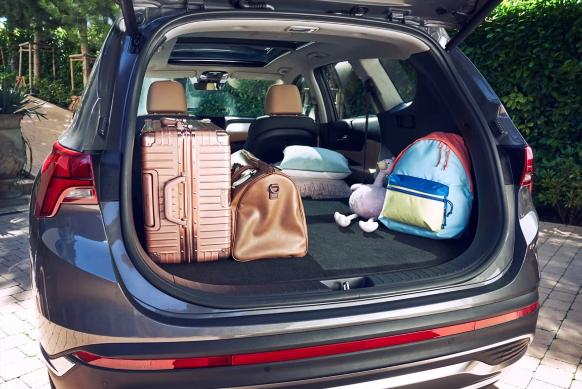 Intérieur spacieux et raffiné du Hyundai SANTA FE Hybrid