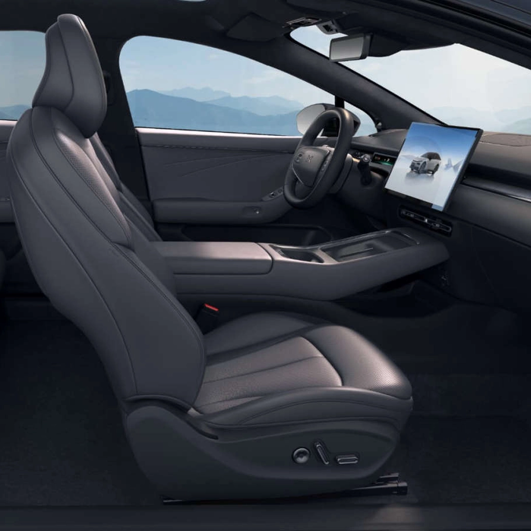 Habitacle du XPENG 7+ avec finitions premium et espace généreux